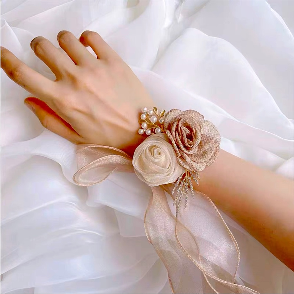 * set of 10 * Champagne gold wrist flower
